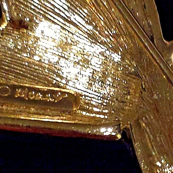 Vintage MONET Hummingbird In Flight Pin w/ Jelly Belly & Green Rhinestone Wings - Picture 4 of 7